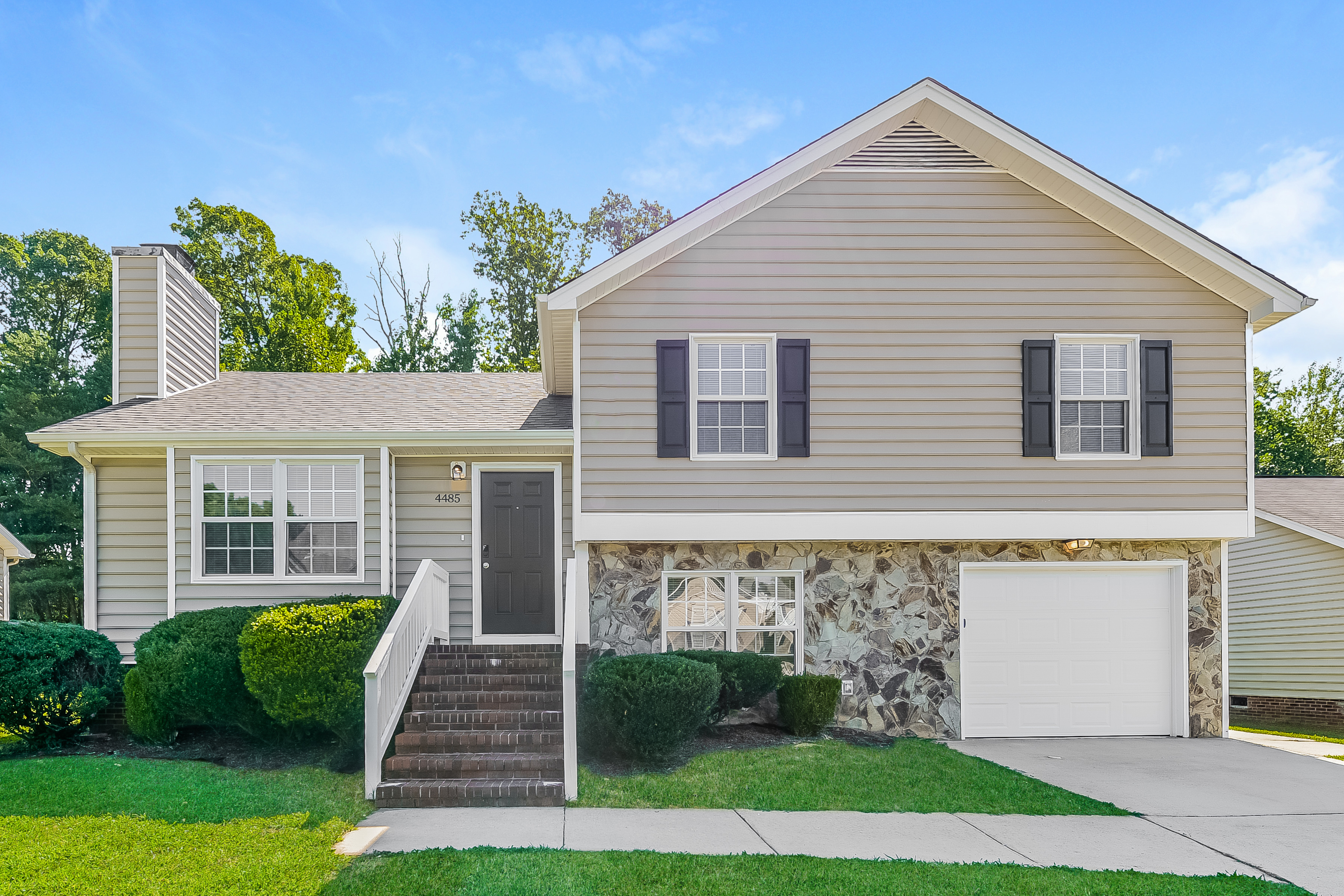 4485 Canaan Place Dr Winston-Salem, NC 27105